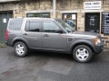 Landrover Discovery 3. Garmin Nuvi Sat Nav installed as per factory look in standard location.